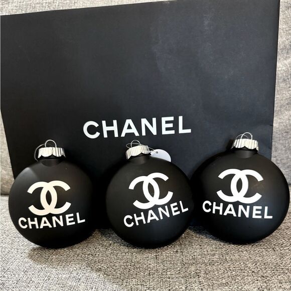 Black Chanel Ornaments - Picture 5 of 8